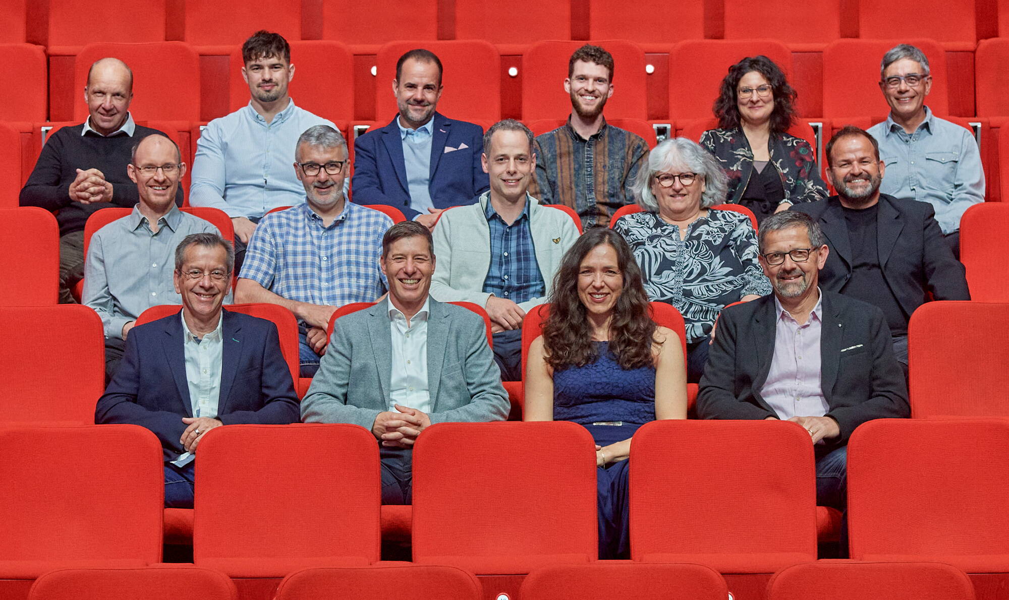 mitarbeitende_2-1220.jpg mitarbeitende_2-1220.jpg